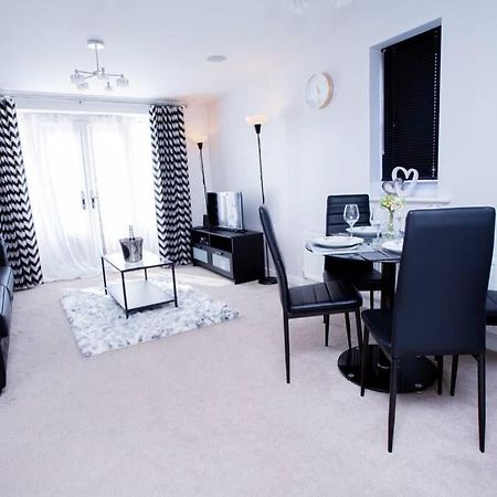 Mills Apartment - Two Bedroom En-Suite Apartment ノーザンプトン エクステリア 写真