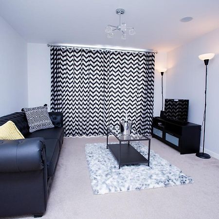 Mills Apartment - Two Bedroom En-Suite Apartment ノーザンプトン エクステリア 写真