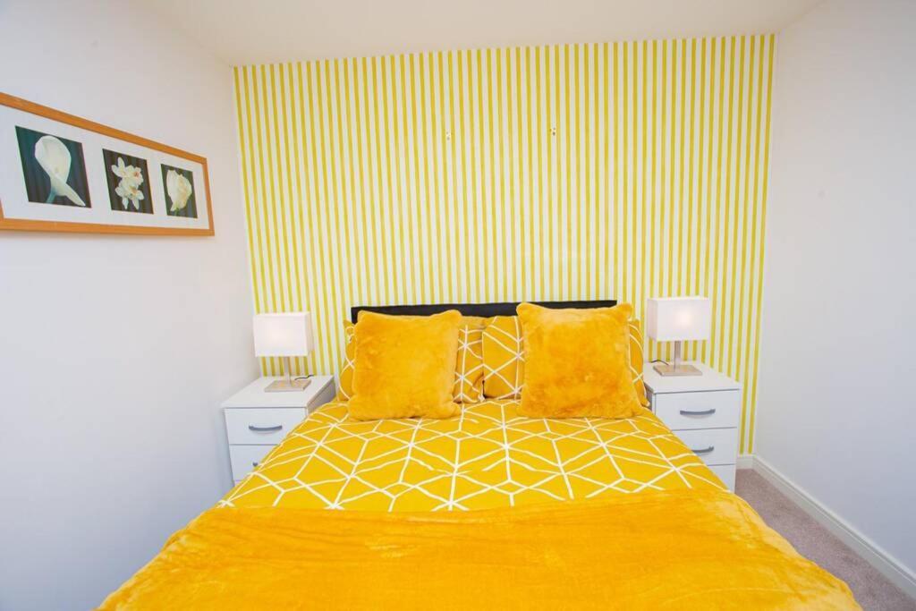 Mills Apartment - Two Bedroom En-Suite Apartment ノーザンプトン エクステリア 写真
