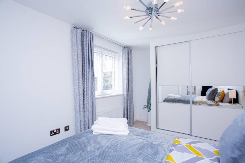 Mills Apartment - Two Bedroom En-Suite Apartment ノーザンプトン エクステリア 写真