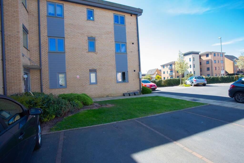 Mills Apartment - Two Bedroom En-Suite Apartment ノーザンプトン エクステリア 写真