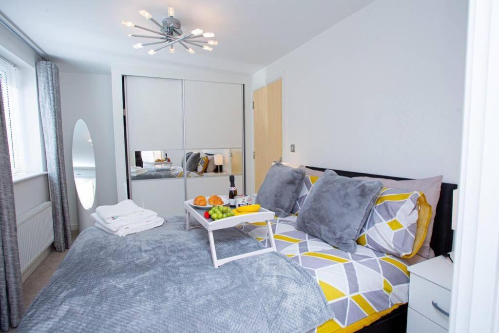 Mills Apartment - Two Bedroom En-Suite Apartment ノーザンプトン エクステリア 写真